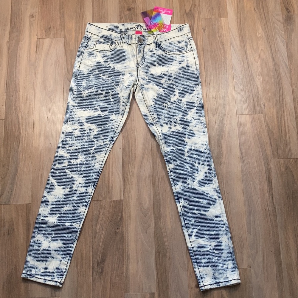 Almost Famous Skinny jean w striped splatter bleach print retro size 7